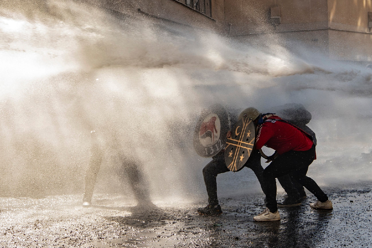 ชิลีลุกเป็นไฟ! ประชาชนประท้วงเดือดปะทะตำรวจโกลาหล