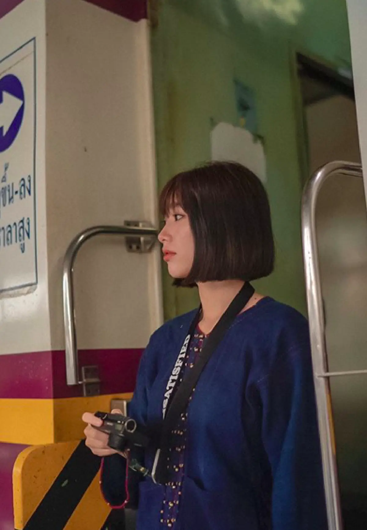 หน้าเด็กหนักมาก! “แก้ว จริญญา” หั่นผมบ๊อบสั้นฝีมือว่าที่เจ้าบ่าว