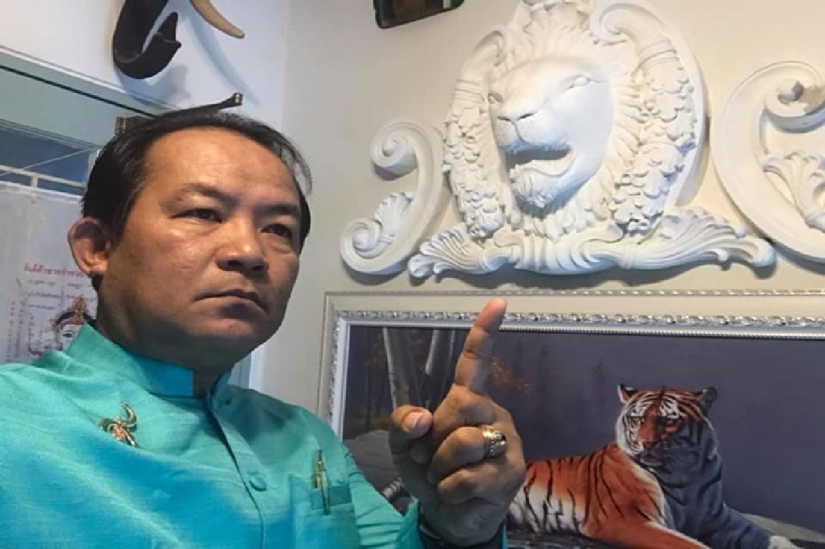 "ศรีสุวรรณ" จ่อร้องนายกฯ สอบ1,118นักวิชาการฝ่าฝืนกม.-จริยธรรม "ศรีสุวรรณ" จ่อร้องนายกฯ สอบ1,118นักวิชาการฝ่าฝืนกม.-จริยธรรม