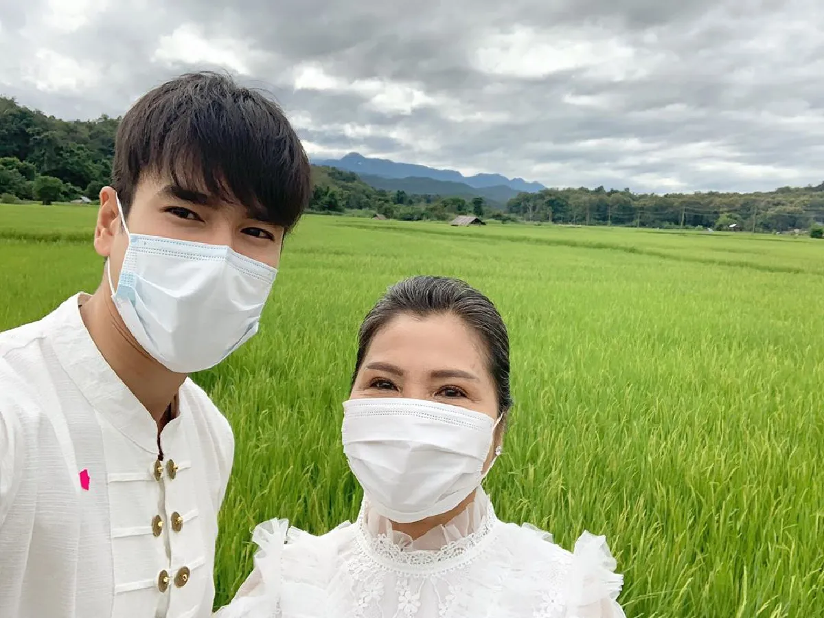 อิ่มบุญถ้วนหน้า! ณเดชน์-ญาญ่า ทอดกฐินประจำปี ยอดปัจจัย 2 ล้านบาท