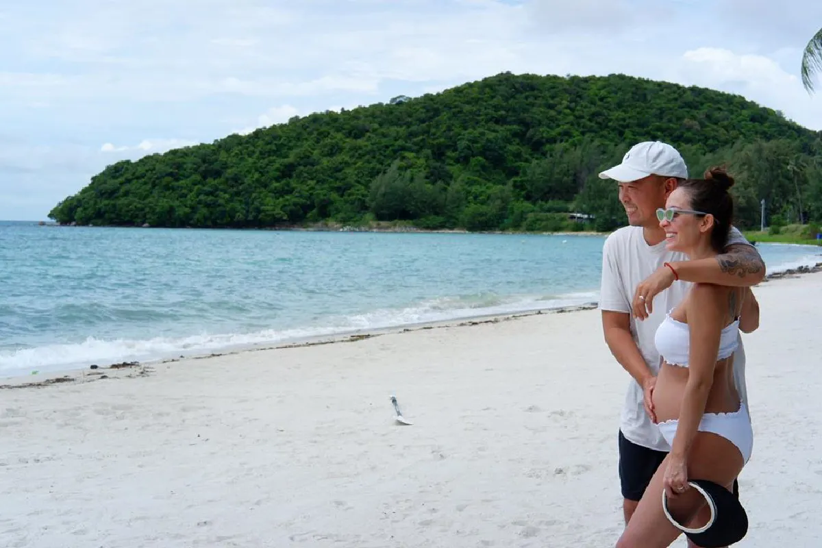 โอซา แวง เซ็กซี่ในชุดบิกินี่สีแดง อวดท้องกลมโต..ผิวสวยเปล่งปลั่ง