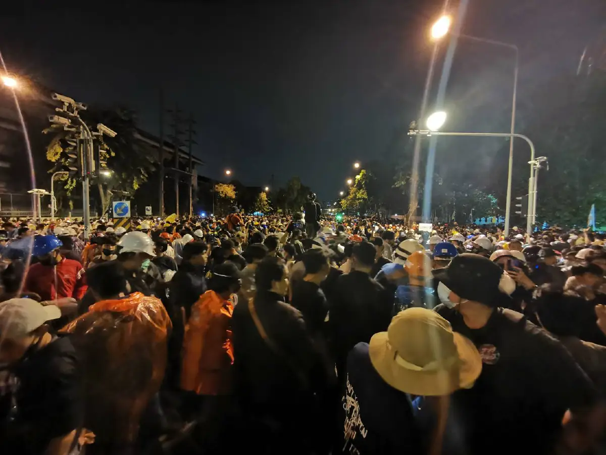 ม็อบขีดเส้น3วัน ให้ "ประยุทธ์" ลาออก พร้อมประกาศยุติการชุมนุม