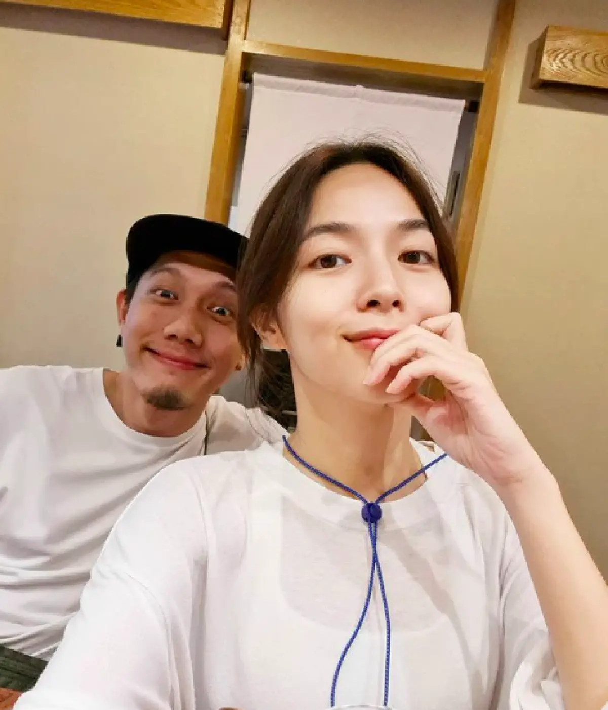 “ก้อย-ตูน” ถึงกับอึ้ง! กับการ์ดแต่งงานของ “ปั๊บ-ใบเตย” กับลูกเล่นสุดล้ำ สแกน AR แล้วคลิปมาทันที