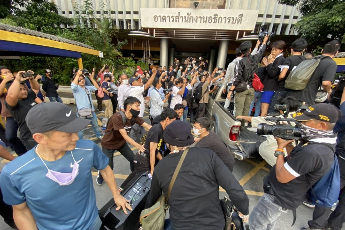 ตำรวจรอยืนยันตัวบุคคลดำเนินคดีเหตุชุลมุนตึกอธิการบดีม.รามคำแหง