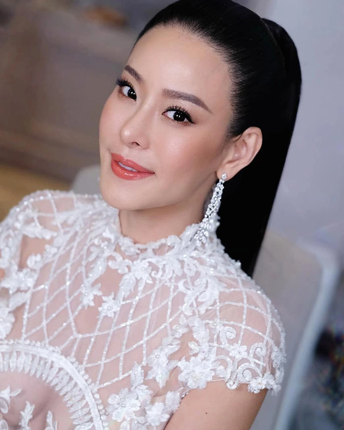 สวยเป๊ะปัง! หนิง ปณิตา กับชุดขาวซีทรูแหวกขาสูง..เซ็กซี่ไม่เปลี่ยนจริงๆ 