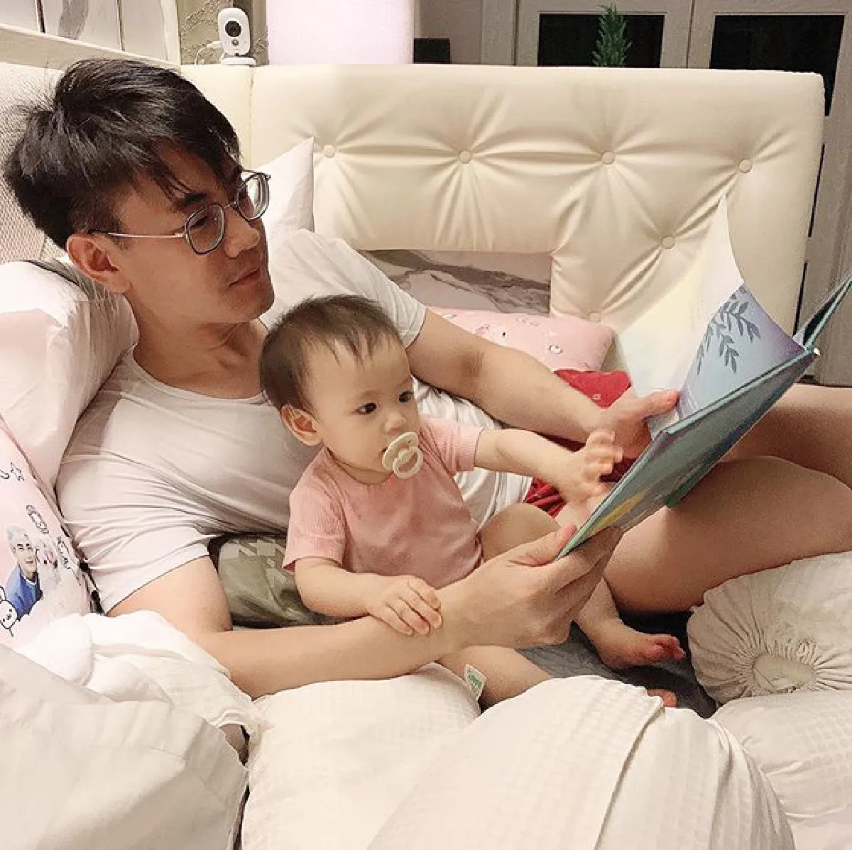 ฟลุค จิระ ประกาศข่าวดี แอปเปิ้ล ตั้งท้องลูกคนที่สองแล้ว