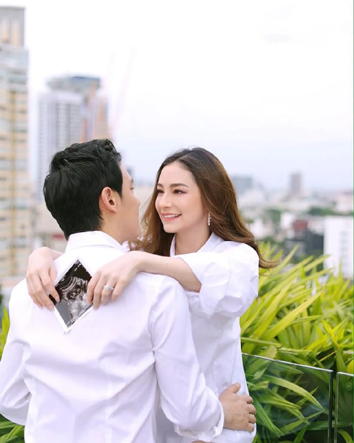 นาตาลี-ฟลุค เกริกพล โชว์ภาพอัลตร้าซาวด์ ประกาศข่าวดีท้องลูกคนแรกแล้ว