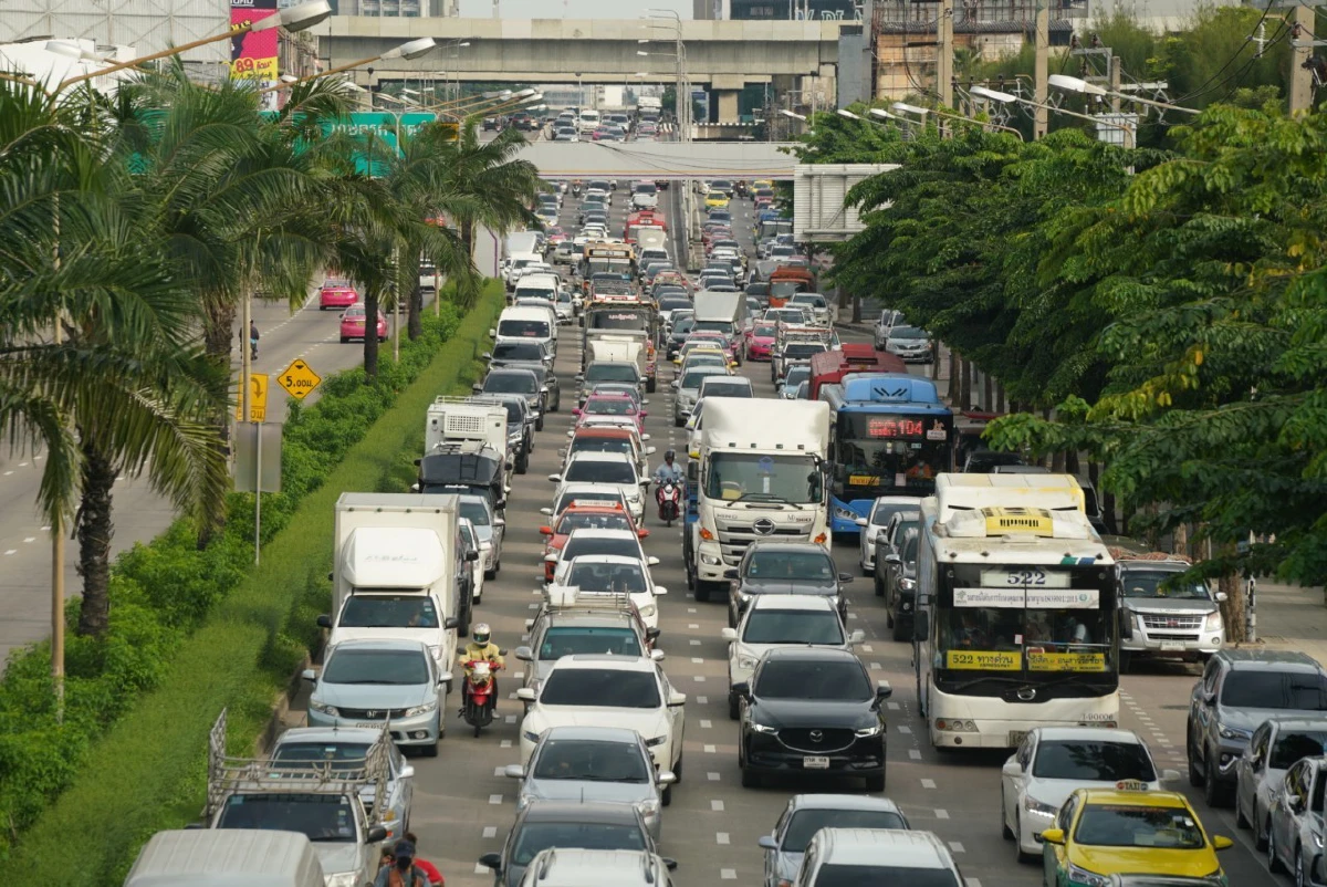 ม็อบมาแล้วปักหลักค้างคืนจนกว่าแกนนำได้รับการปล่อยตัว 