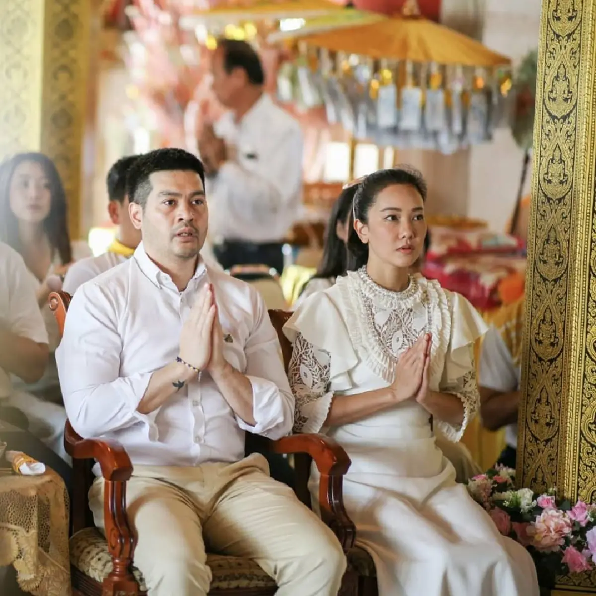 “นุ่น วรนุช-ต๊อด ปิติ” พากันทำบุญใหญ่ทอดกฐิน พร้อมเผยโมเมนต์หวานๆ มาให้ได้ชม