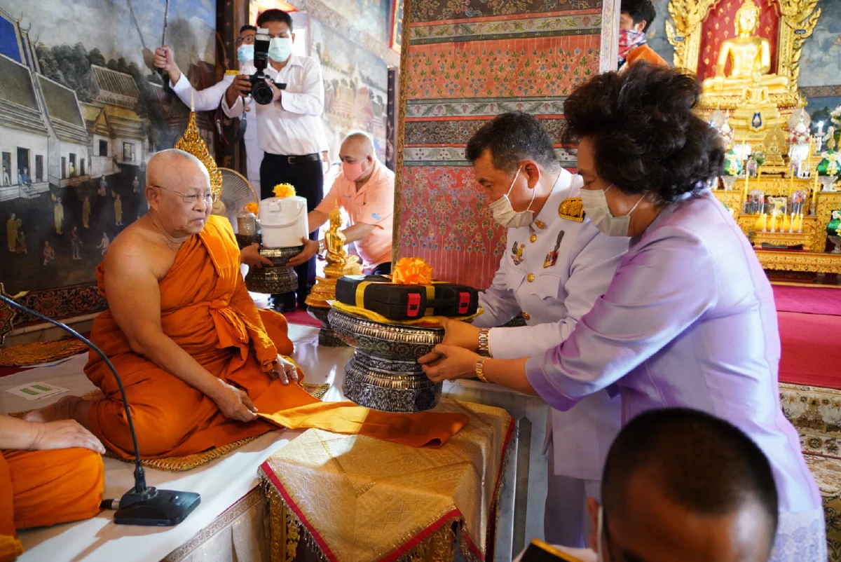 พช.ถวายผ้าพระกฐินพระราชทาน วัดเสนาสนารามฯเมืองกรุงเก่า