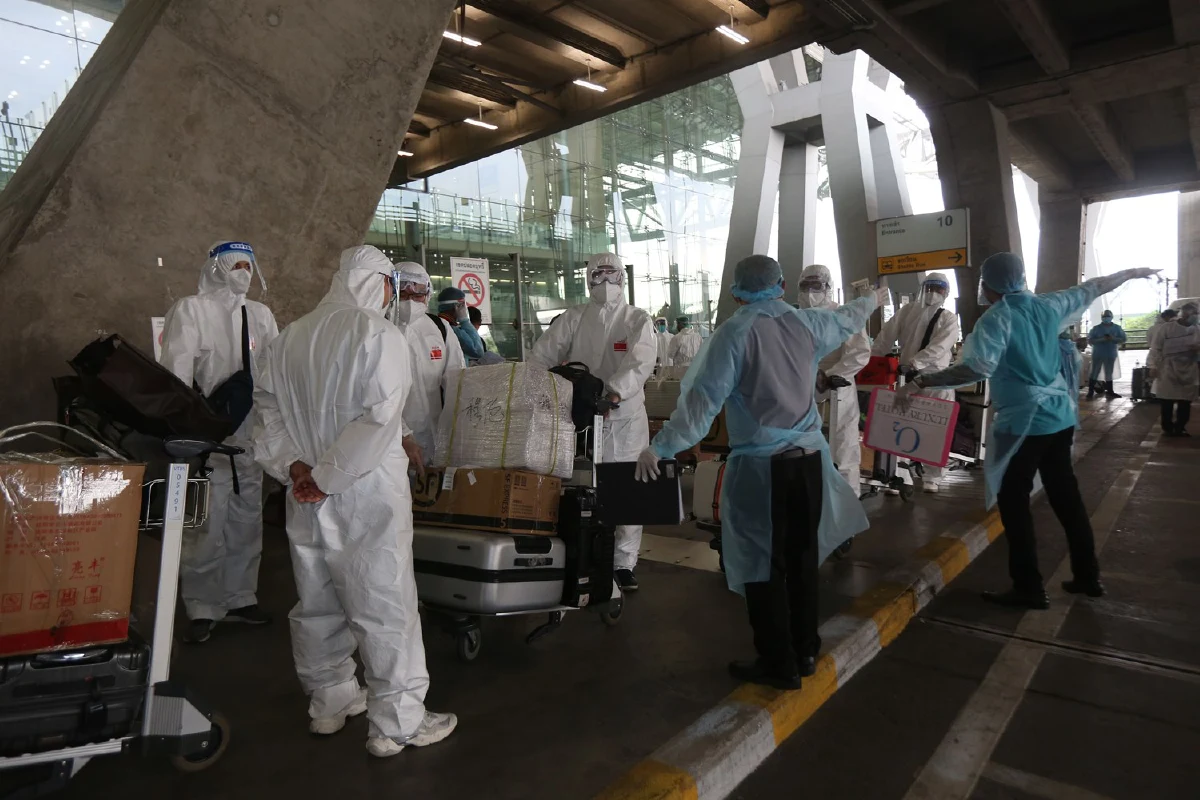 นักท่องเที่ยวจีนจากเมืองกวางโจวชุดสอง 145 คนถึงเมืองไทยแล้ว