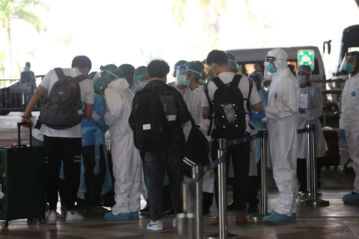 นักท่องเที่ยวจีนจากเมืองกวางโจวชุดสอง 145 คนถึงเมืองไทยแล้ว