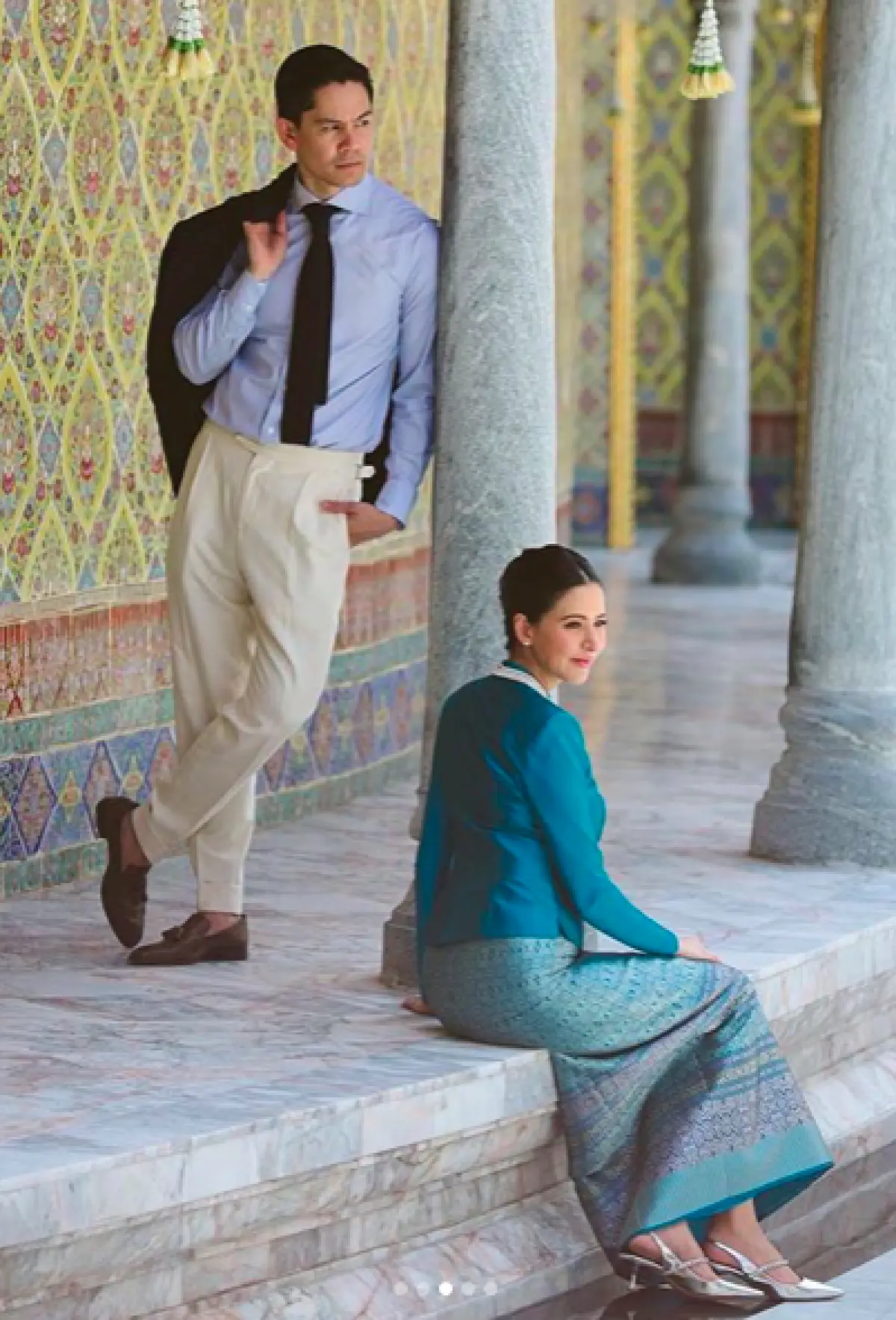 "ศรีริต้า" แต่งชุดผ้าไหมไทย ควงสามี "กรณ์ ณรงค์เดช" ทำบุญวันเกิดอายุ 39 ปี