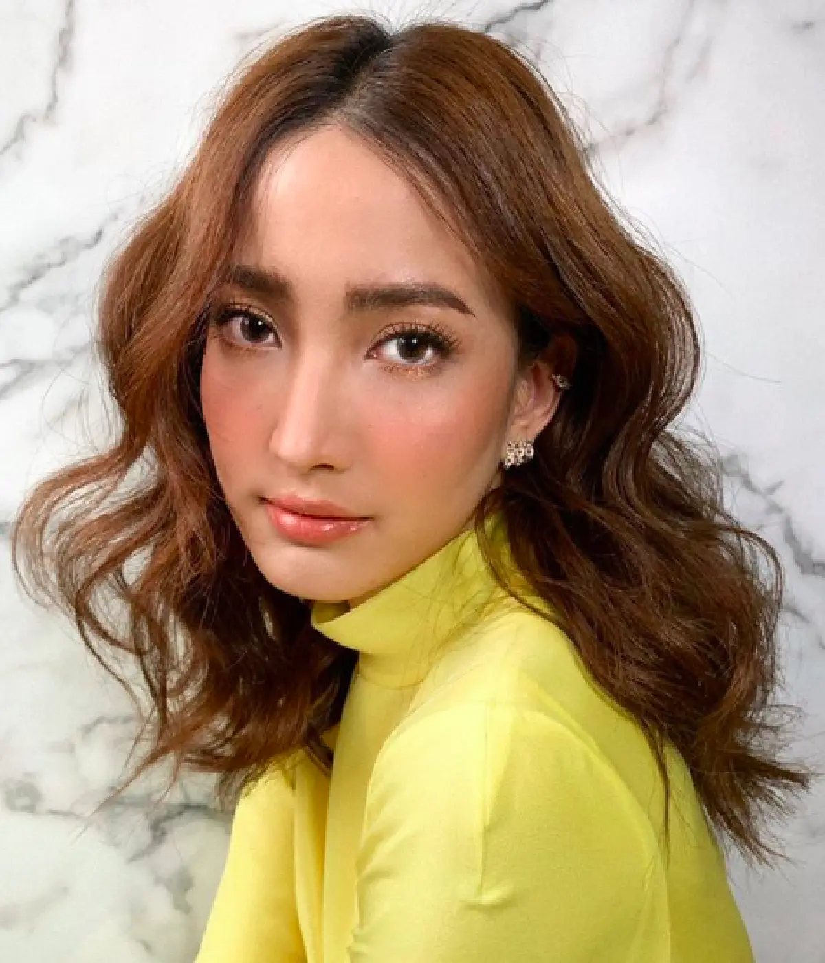  ”แต้ว ณฐพร” อวดโมเมนต์สุดแฮปปี้! แต่เมื่อเลื่อนสายตาไปดูชุดแซ่บเกินต้านมาก