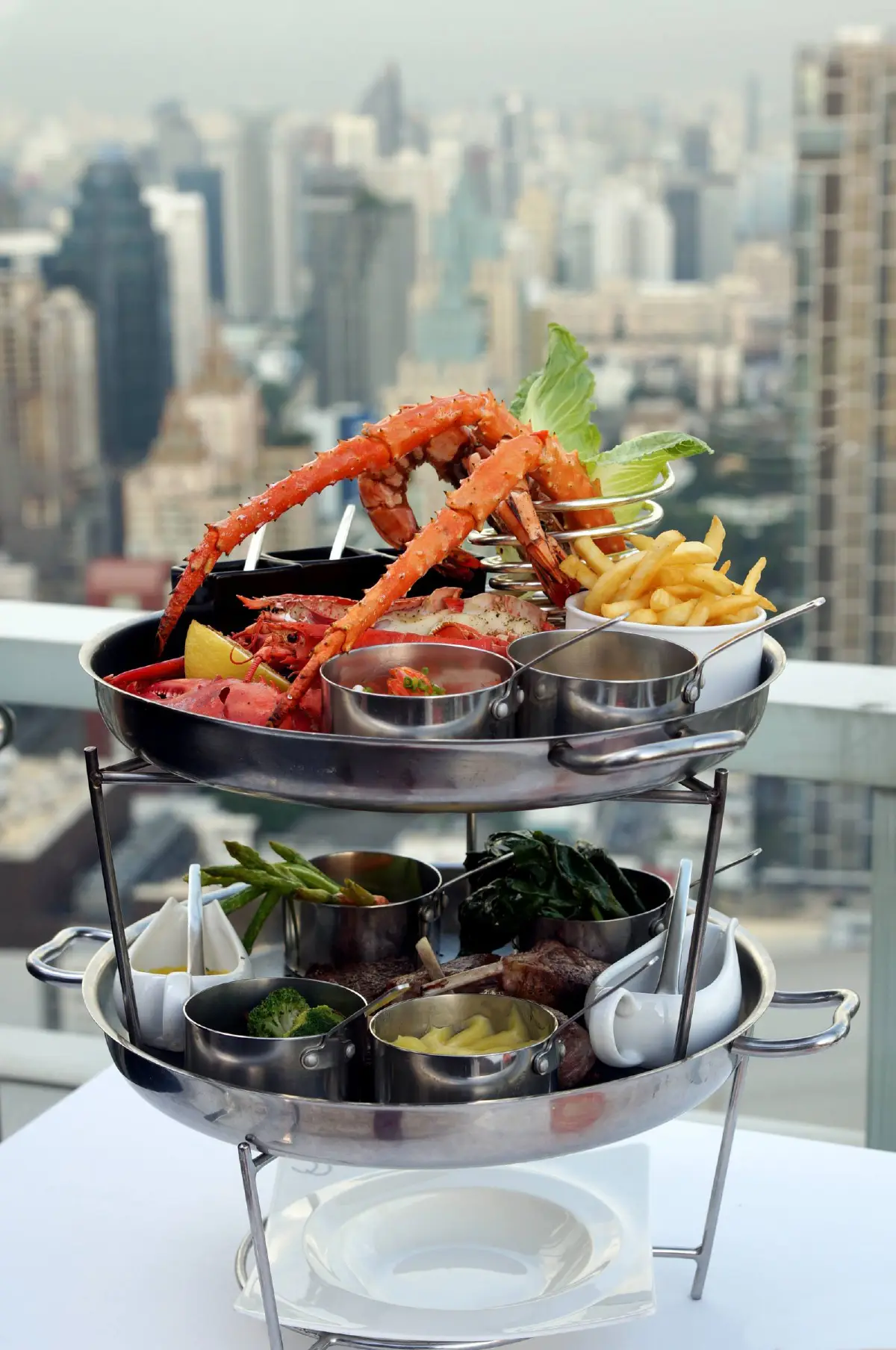 Red Sky รูฟท็อปยืนหนึ่งกับความสุขที่ต้องแชร์ Love to share ‘Surf & Turf Tower’