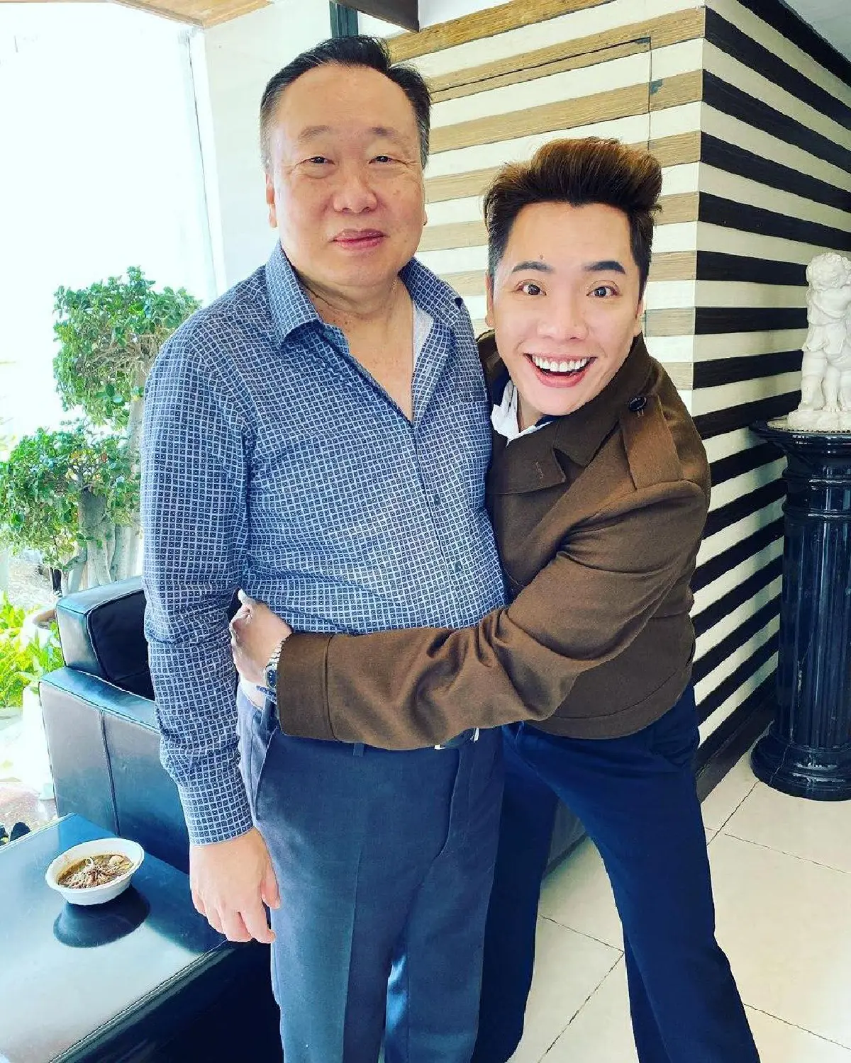  “มดดำ” เล่าเรื่องสุดแปลก! ทำบุญทอดกฐินพร้อมพ่อครั้งแรก ชี้มีวันนี้เพราะสภา