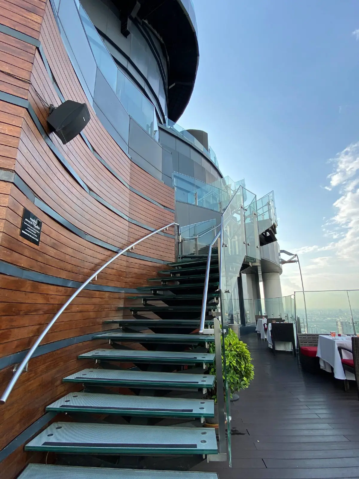 Red Sky รูฟท็อปยืนหนึ่งกับความสุขที่ต้องแชร์ Love to share ‘Surf & Turf Tower’