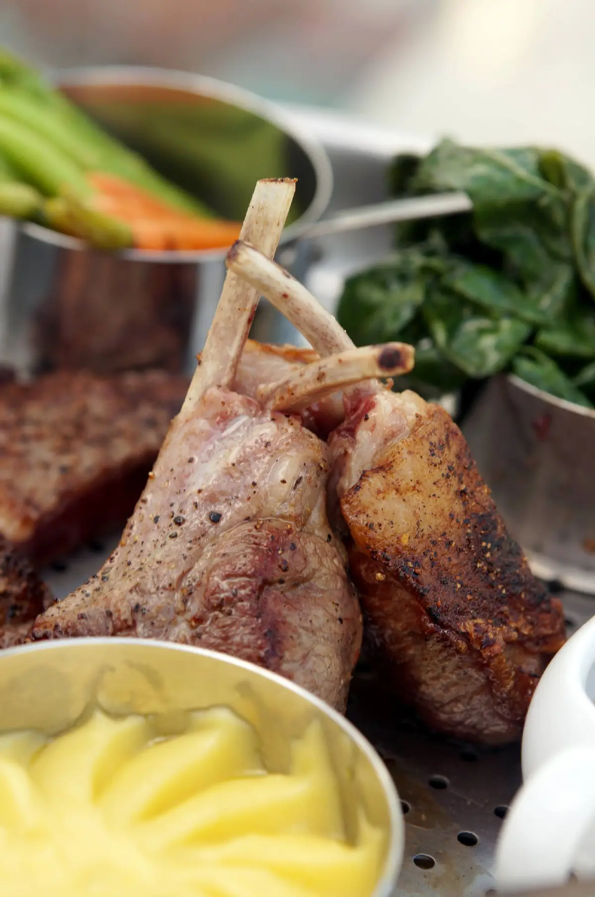 Red Sky รูฟท็อปยืนหนึ่งกับความสุขที่ต้องแชร์ Love to share ‘Surf & Turf Tower’