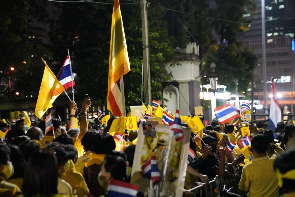 เสื้อเหลืองนัดอีก28ต.ค.ที่วงเวียนใหญ่ จ่อยื่นญี่ปุ่น-ฝรั่งเศสขับไล่ปวิน-สมศักดิ์