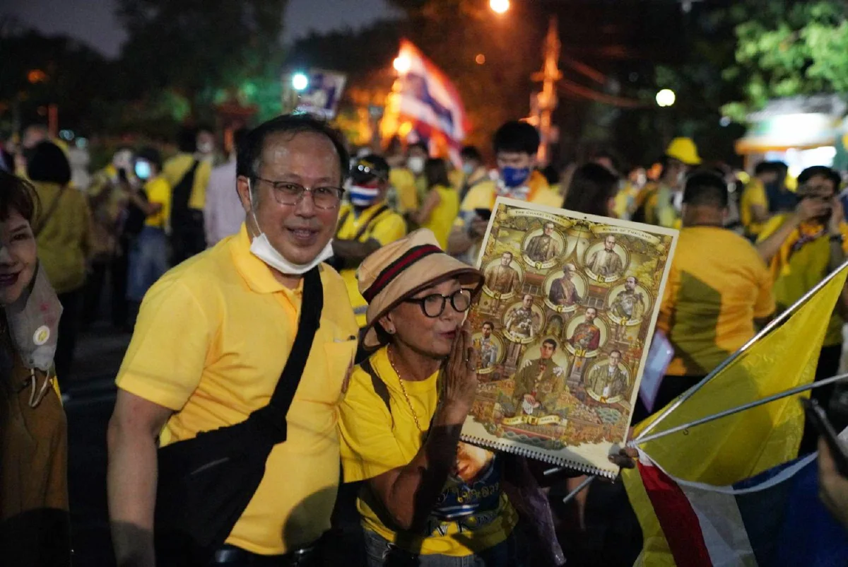 เสื้อเหลืองนัดอีก28ต.ค.ที่วงเวียนใหญ่ จ่อยื่นญี่ปุ่น-ฝรั่งเศสขับไล่ปวิน-สมศักดิ์