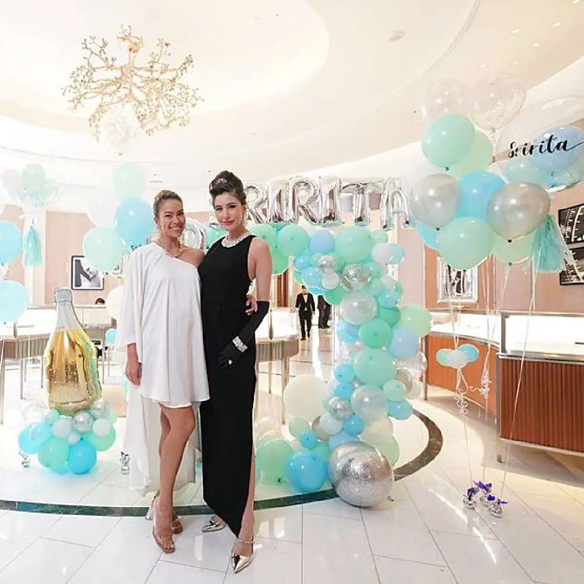 “ศรีริต้า เจนเซ่น” จัดวันเกิดในร้านเพชรสุดหรู อบอุ่นหรูหราตามสไตล์!!