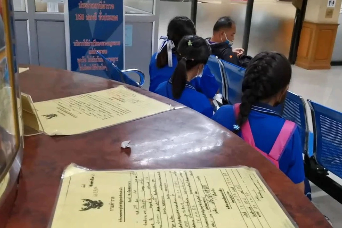 สาว16สั่งซื้อไอโฟนผ่านเฟซบุ๊กได้ผักกาดดองแทน