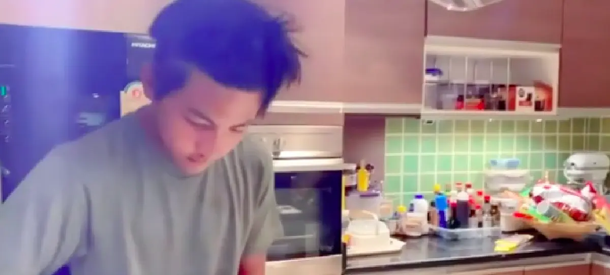 “น้องแมค” ลูกชาย “แหม่ม คัทลียา” เผลอแป๊บเดียวโตเป็นหนุ่มหล่อคมเข้ม