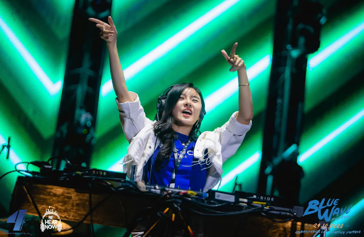 BLUE WAVE FESTIVAL 2020 ขนทัพศิลปินจัดเต็มความสนุกสุดชิลริมหาด 