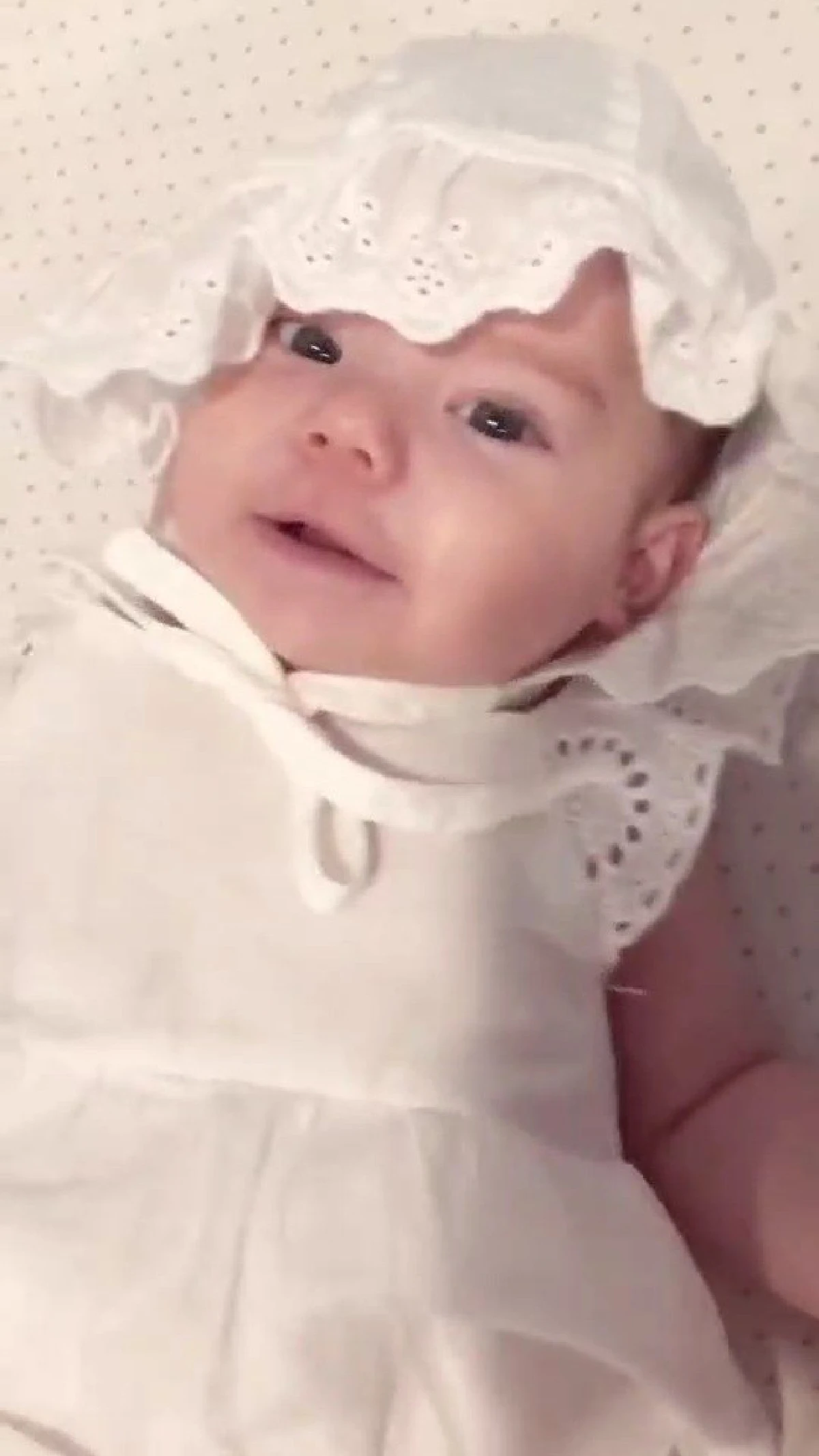 น้องเอมมิลี่ ลูกสาวซาร่า คาซิงกินี น่ารักตาแป๋วสวยได้แม่มาเต็มๆ 