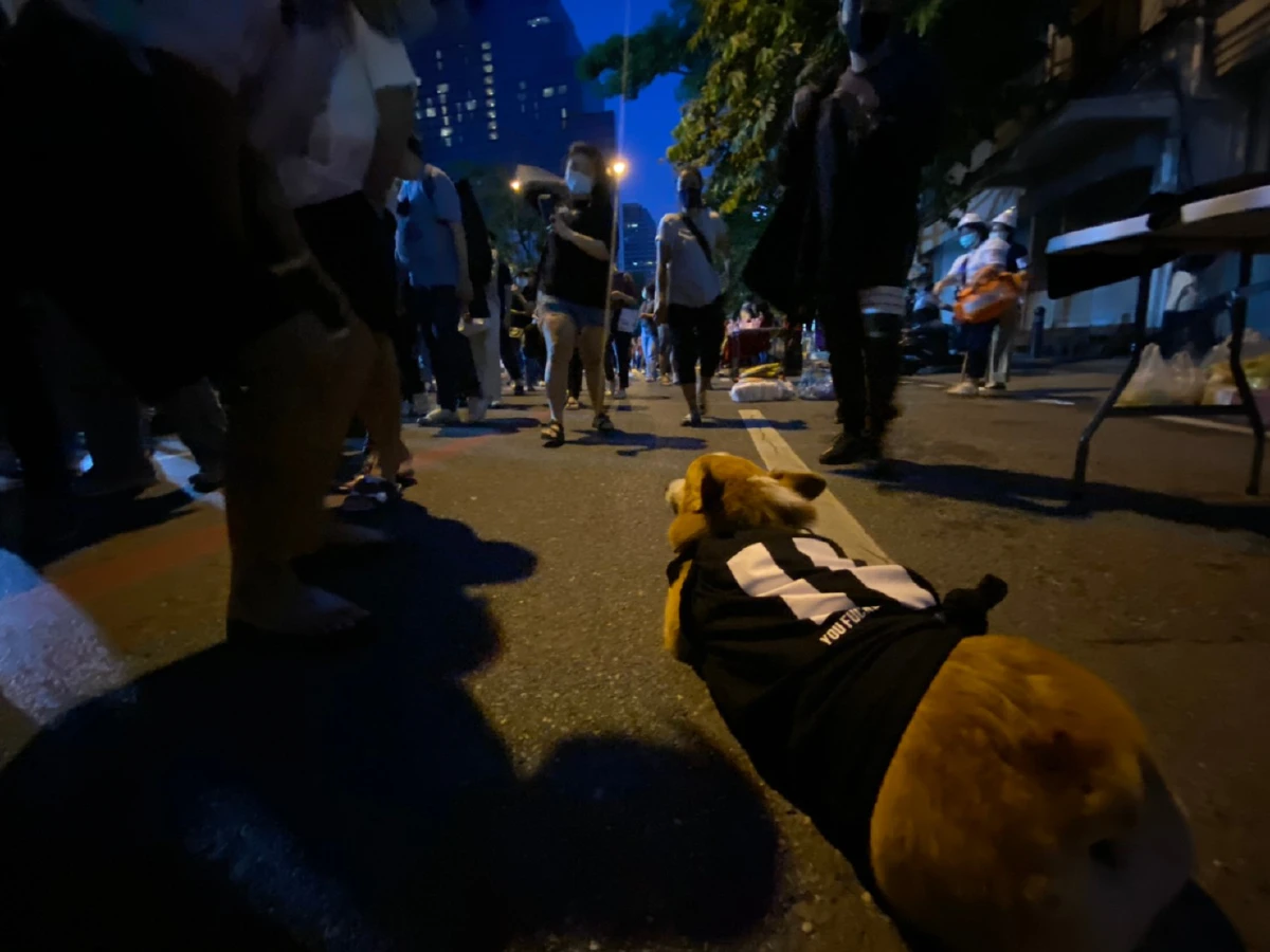 "ม็อบราษฎร"รวมตัวสีลม จัด "รันเวย์ของประชาชน"