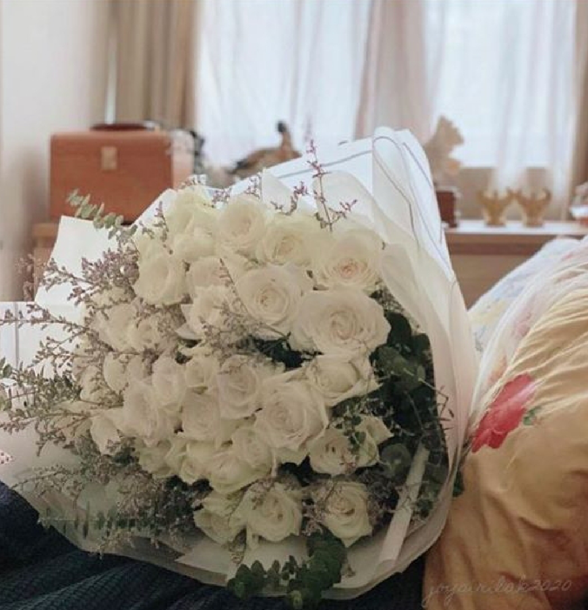 รอฝ่ายชายมาขอ? จอย ศิริลักษณ์ เผยช่อดอกไม้และข้อความหวานจากแฟนหนุ่ม 