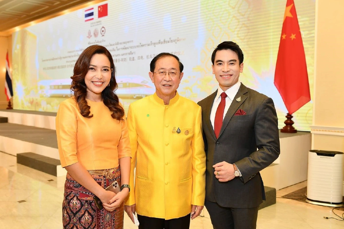 นายกฯเดินหน้าขับเคลื่อนรถไฟความเร็วสูงลงนามสัญญาไทย-จีน