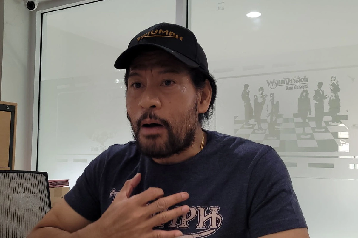 "บิณฑ์"เปิดกองเอกสารรับเงินบริจาคช่วยน้ำท่วมพร้อมให้ตรวจสอบทุกแผ่น