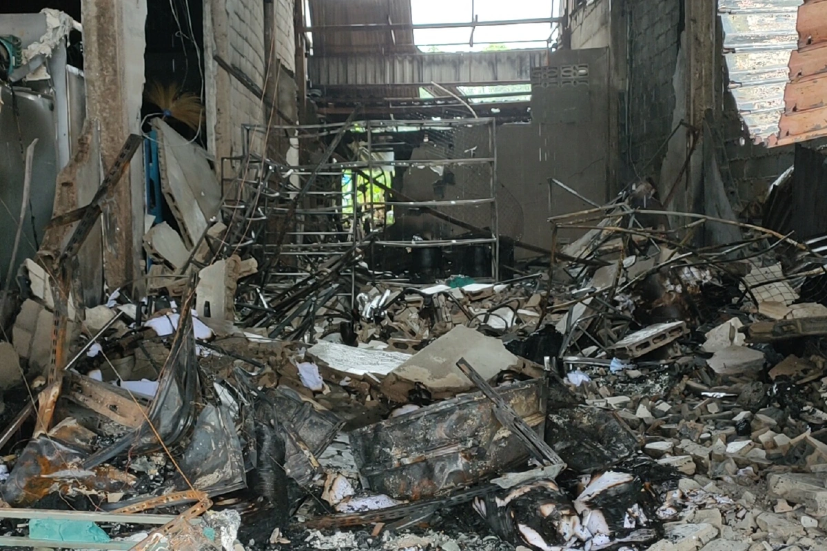 เปิดภาพนาทีหนีตาย!เหตุรถบรรทุกน้ำมันระเบิดชนพ่วง18ล้อ