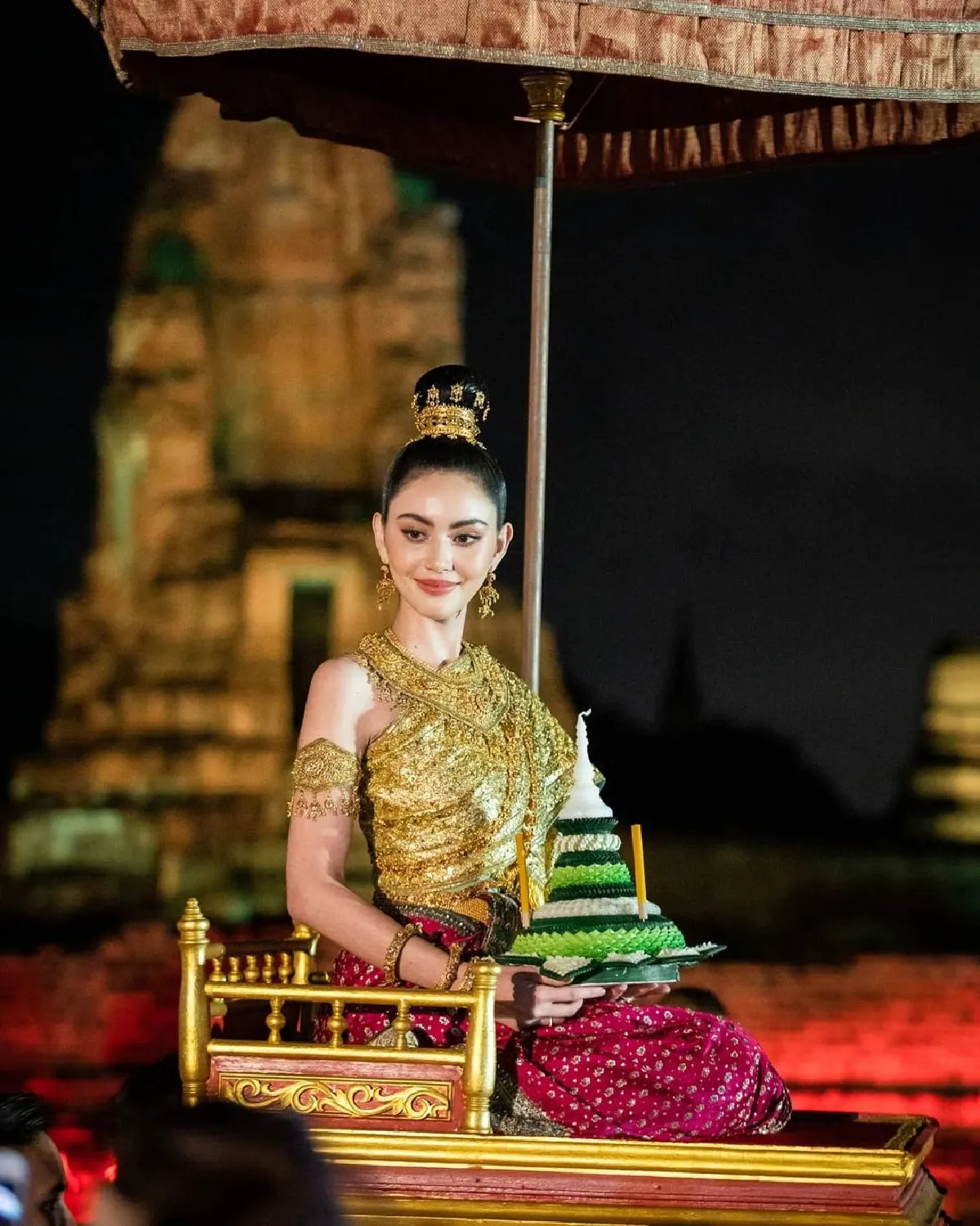 สวยเหมือนภาพวาด! ใหม่ ดาวิกา แปลงโฉมเป็นนางนพมาศสุดอลังการ