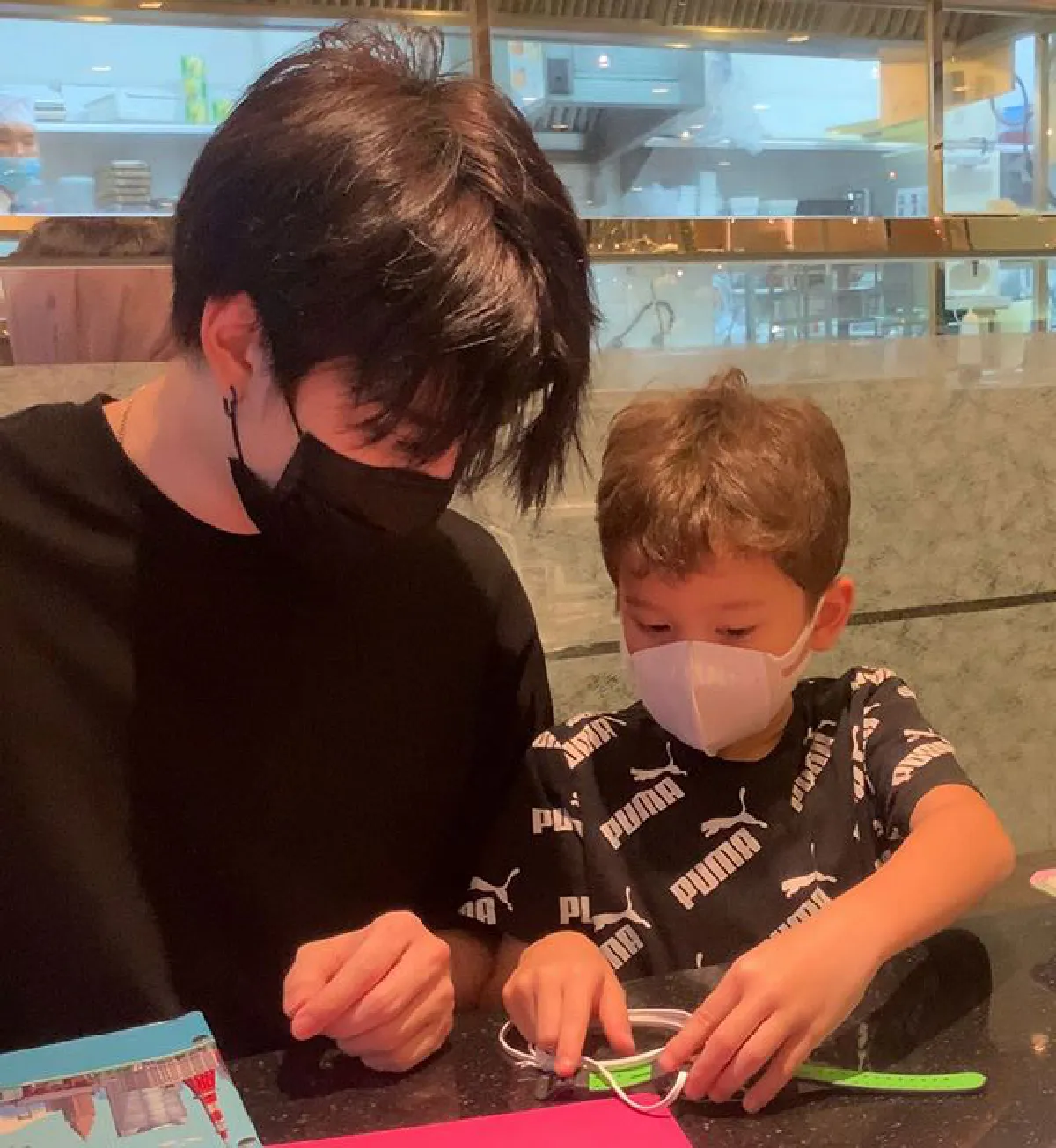 ไมค์ พิรัชต์ ซื้อนาฬิกามือถือให้ น้องแม็กเวลล์ งานนี้ลูกโทรหาทุก 5 นาที