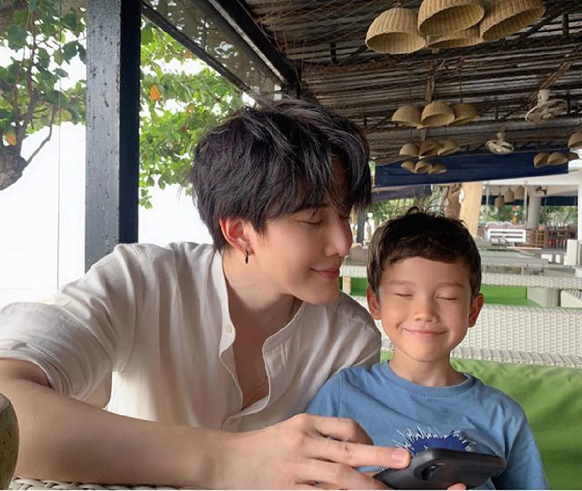 ไมค์ พิรัชต์ ซื้อนาฬิกามือถือให้ น้องแม็กเวลล์ งานนี้ลูกโทรหาทุก 5 นาที