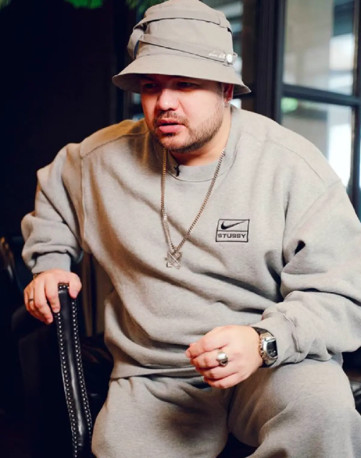 "โอ๊ต ปราโมทย์" สายเปย์! ควักเงินกว่า 7 หมื่น ซื้อกระเป๋าแบรนด์เนมหรูให้ "ซานิ"