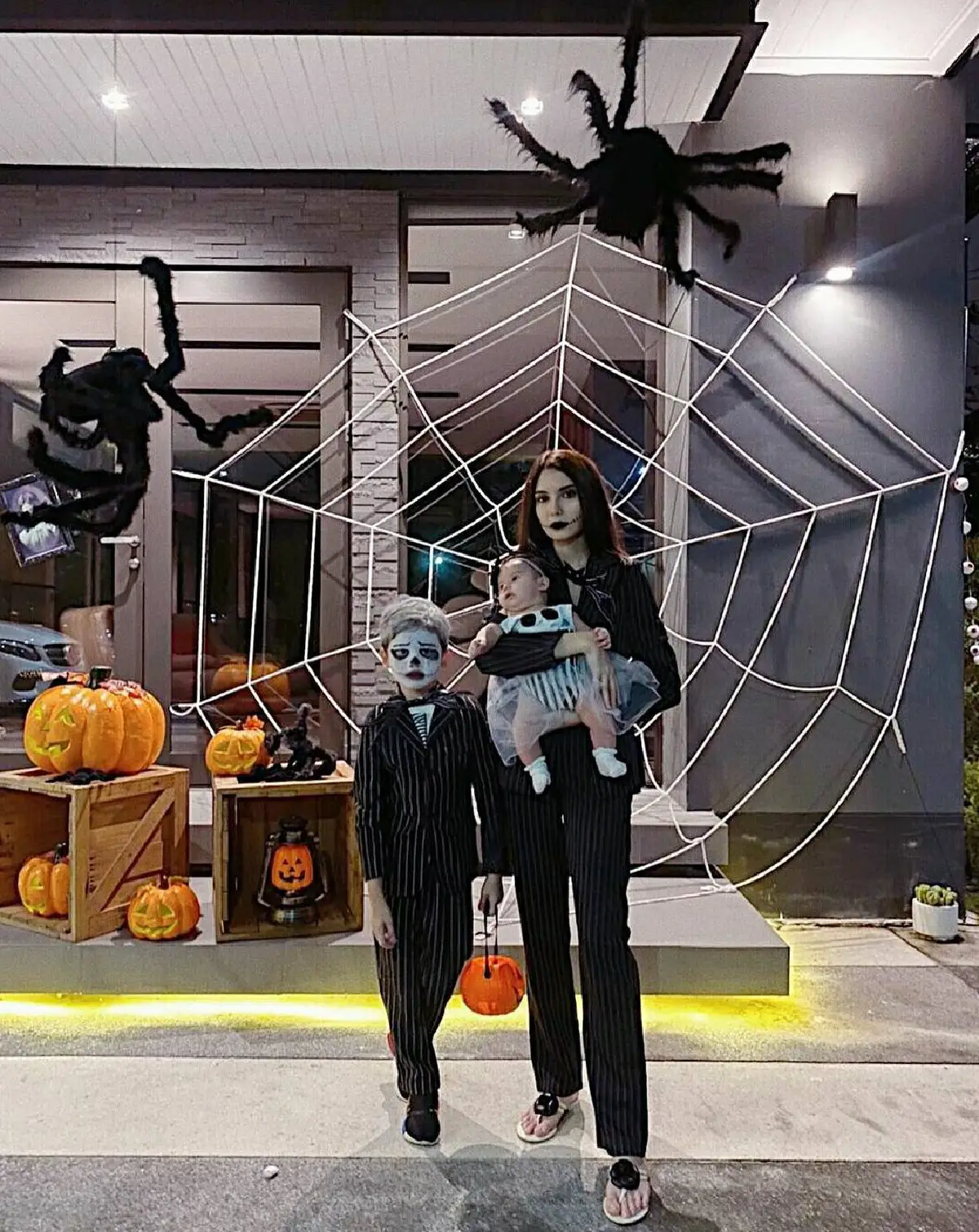   เก็บตกแฟชั่นวันฮาโลวีนของเหล่าคนดังที่ตัดหนักจัดเต็มประชันกันสุดฤทธิ์ 