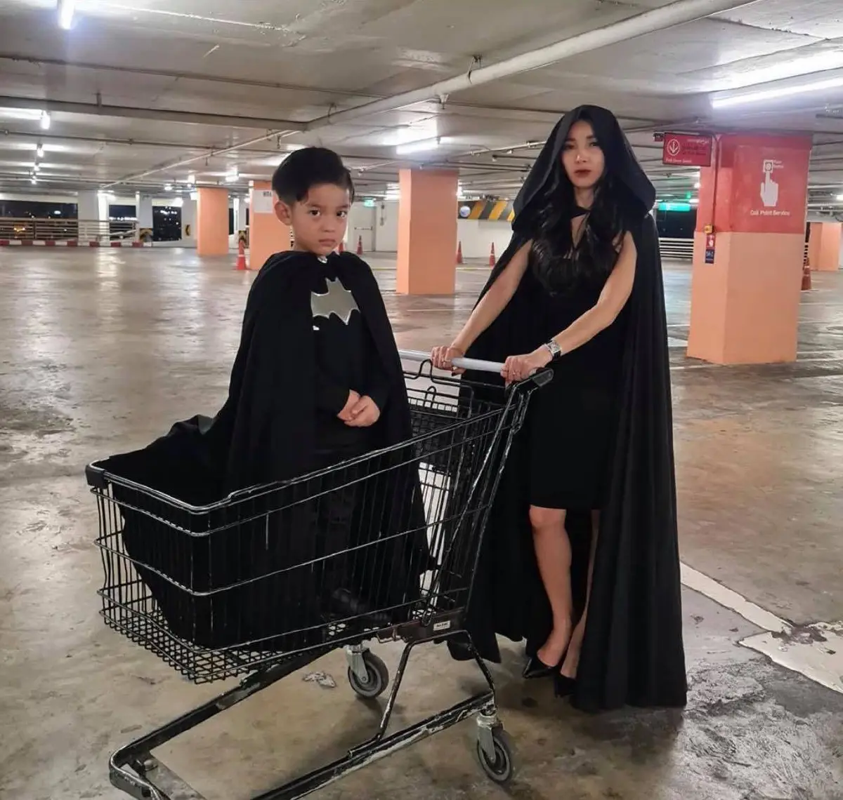   เก็บตกแฟชั่นวันฮาโลวีนของเหล่าคนดังที่ตัดหนักจัดเต็มประชันกันสุดฤทธิ์ 