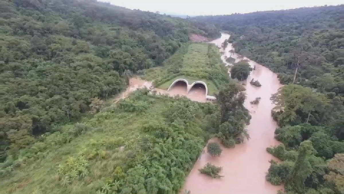 น้ำป่าทะลักท่วมโคราช-ปราจีนฯ อุโมงค์เขาใหญ่- ทับลานเจอท่วมหนักรถผ่านไม่ได้ 