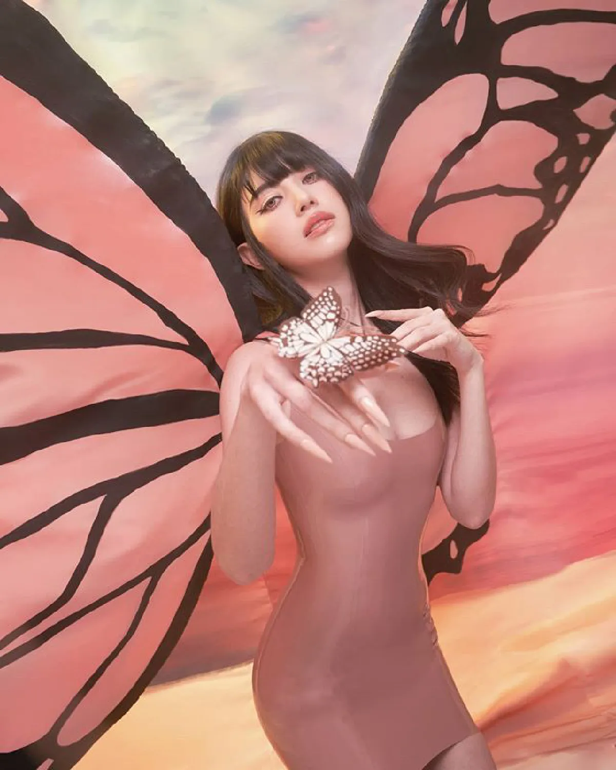 “ใหม่ ดาวิกา" สวมชุดลาเท็กซ์รัดรูปในตำนาน อวดหุ่นปัง “เต๋อ ฉันทวิชช์" ถึงกับร้อง