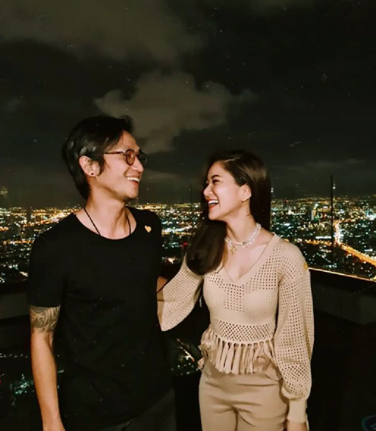  "ก้อย รัชวิน" นับถอยหลังวิวาห์ "ตูน บอดี้สแลม" เชิญแขกหลักพัน มีของชำร่วย 5 อย่าง