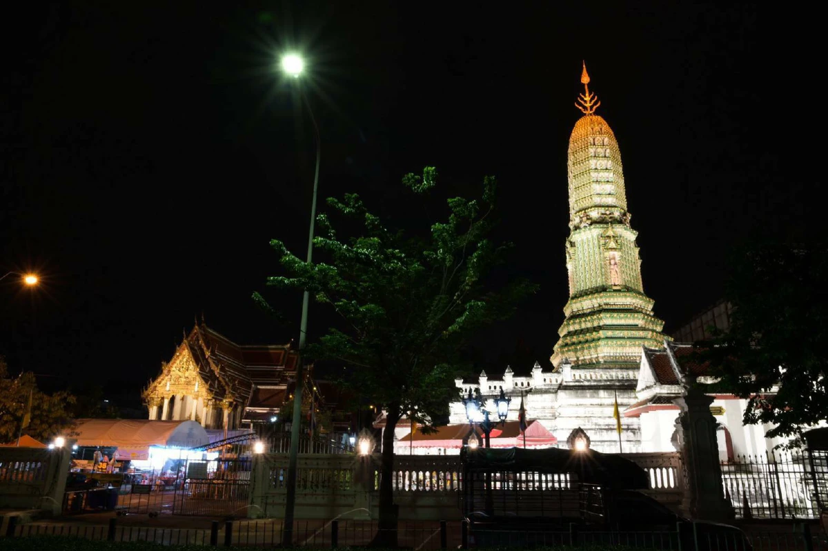 MEA ตกแต่งไฟประดับโบราณสถาน สืบสานประเพณีไทยวันลอยกระทง