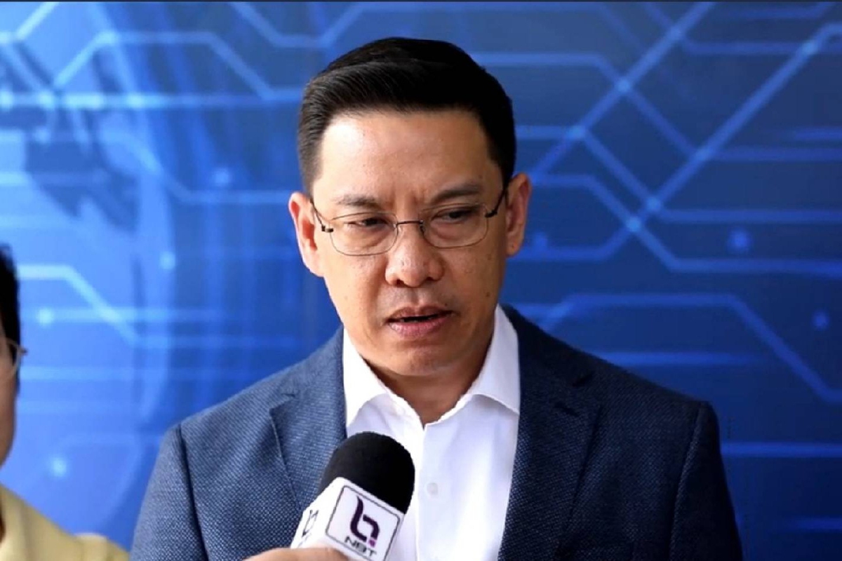 "พุทธิพงษ์"ลั่นก.ดิจิทัลทำงานเต็มที่สกัดข้อมูลสร้างความแตกแยก "พุทธิพงษ์"ลั่นก.ดิจิทัลทำงานเต็มที่สกัดข้อมูลสร้างความแตกแยก