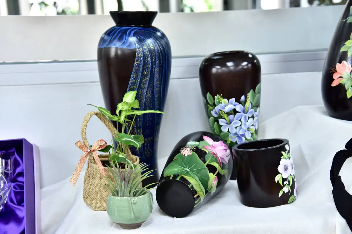 ช้อปผลิตภัณฑ์คุณภาพ ตรวจดวงชะตากับนักโหราศาสตร์ ในงาน “สานสายใยเพื่อผลิตภัณฑ์สายใจไทย”