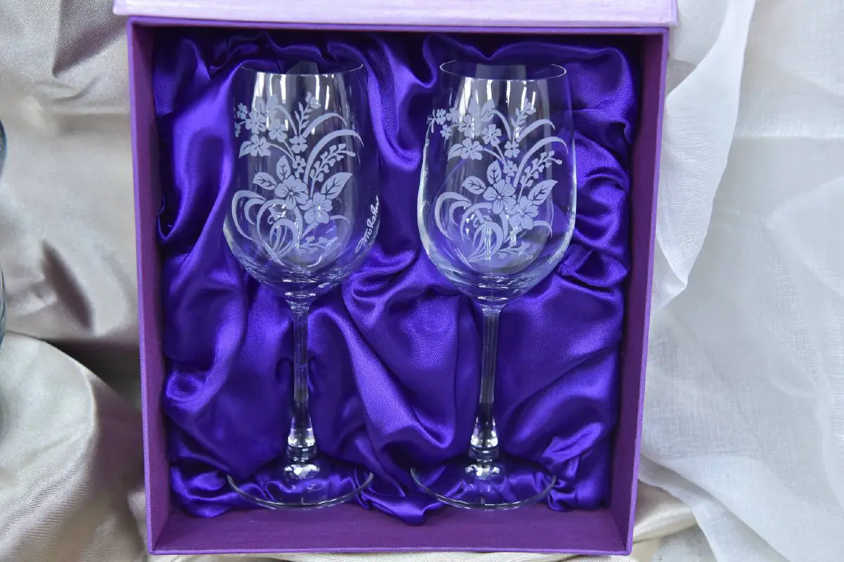 ช้อปผลิตภัณฑ์คุณภาพ ตรวจดวงชะตากับนักโหราศาสตร์ ในงาน “สานสายใยเพื่อผลิตภัณฑ์สายใจไทย”