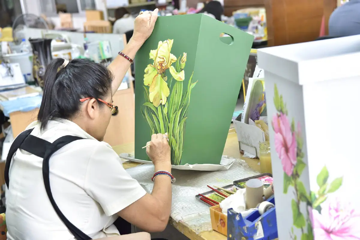 ช้อปผลิตภัณฑ์คุณภาพ ตรวจดวงชะตากับนักโหราศาสตร์ ในงาน “สานสายใยเพื่อผลิตภัณฑ์สายใจไทย”