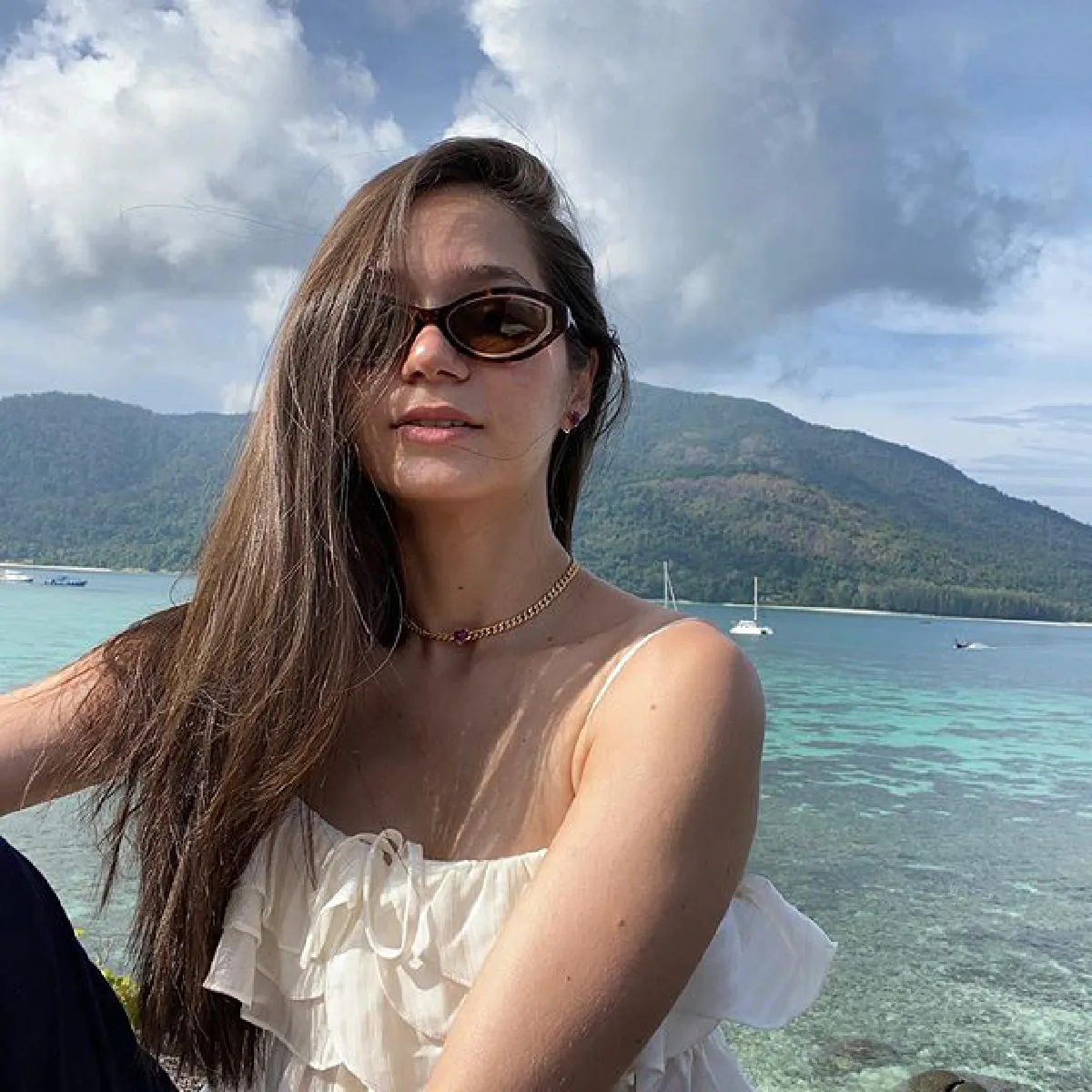 วี วิโอเลต-เก้า จิรายุ สวีทแนบชิด ทำทะเลเกาะหลีเป๊ะหวานฉ่ำ