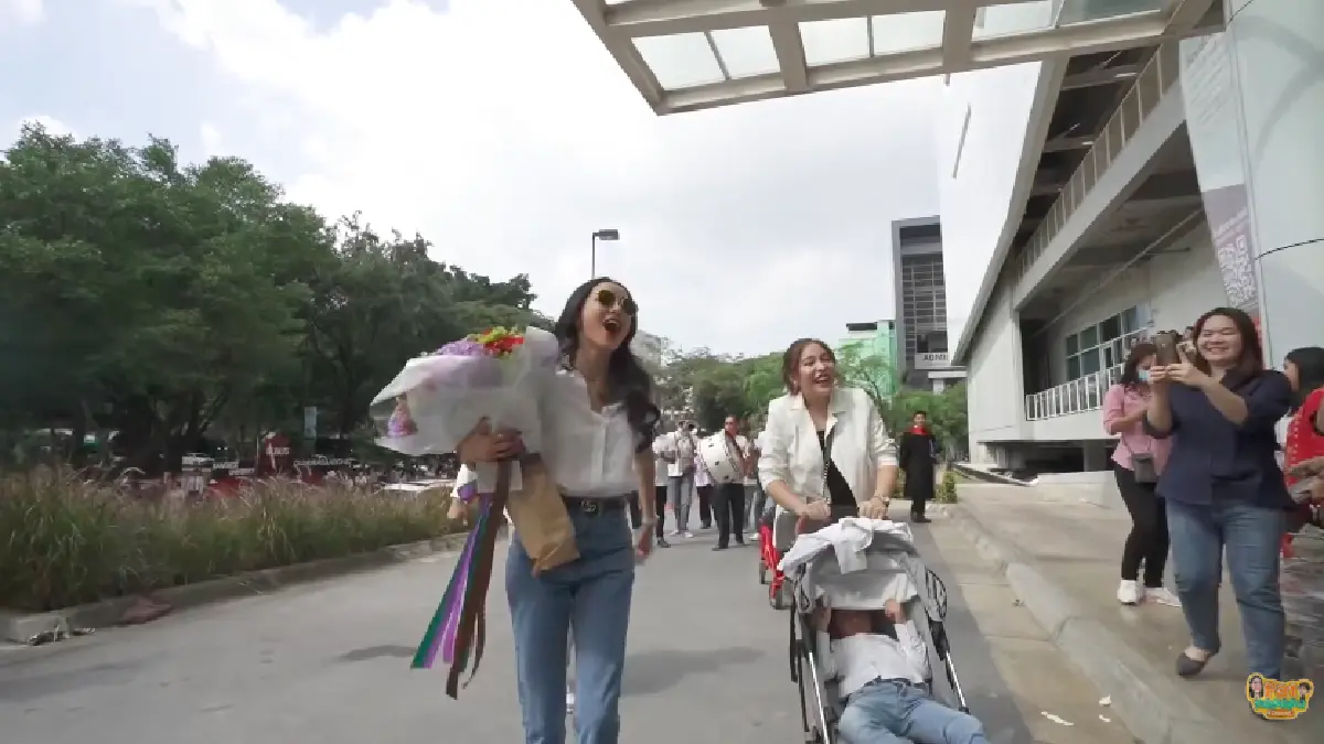 “แพท ณปภา” จัดเต็มเซอร์ไพรส์ “ก๊อต” วันรับปริญญา ยกแตรวงมาครบชุดคึกคักแดนซ์กระจาย